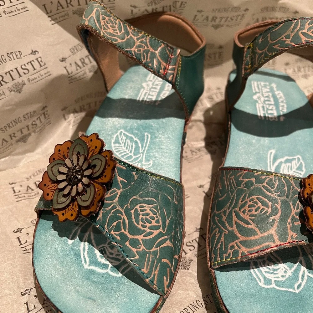New L'Artiste by Spring Step Leather Wedge Sandals Cuteness Teal Embossed NIB - Picture 6 of 14